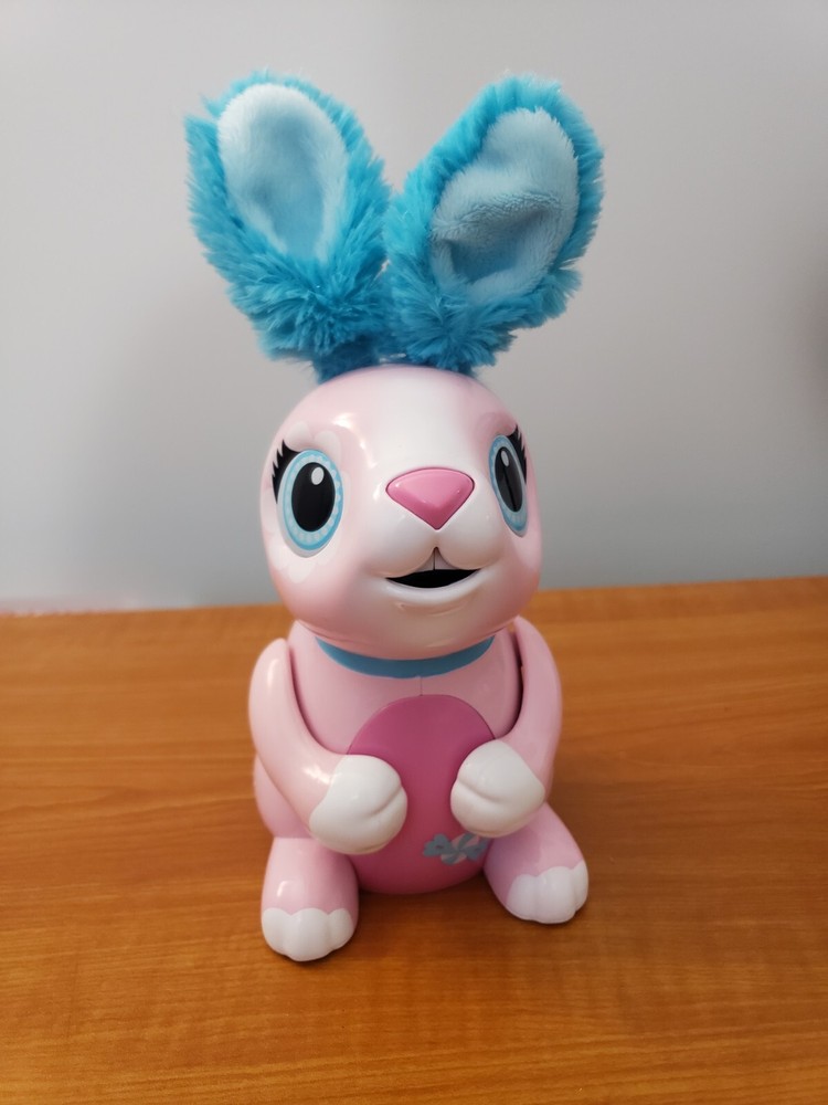 Spin Master Zoomer Hungry Bunnies Shreddy Interactive Toy