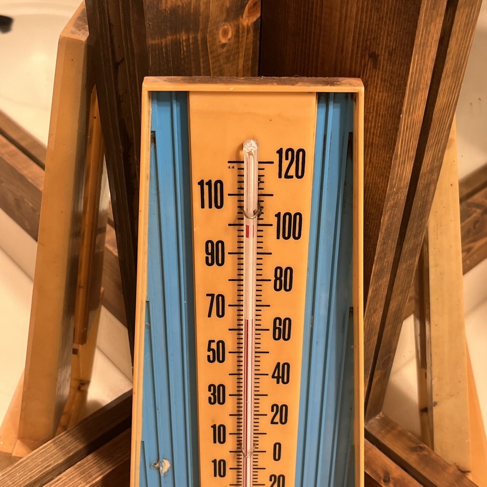 FRESCA Molded Plastic Advertising Thermometer 1970's Made in U.S.A.
