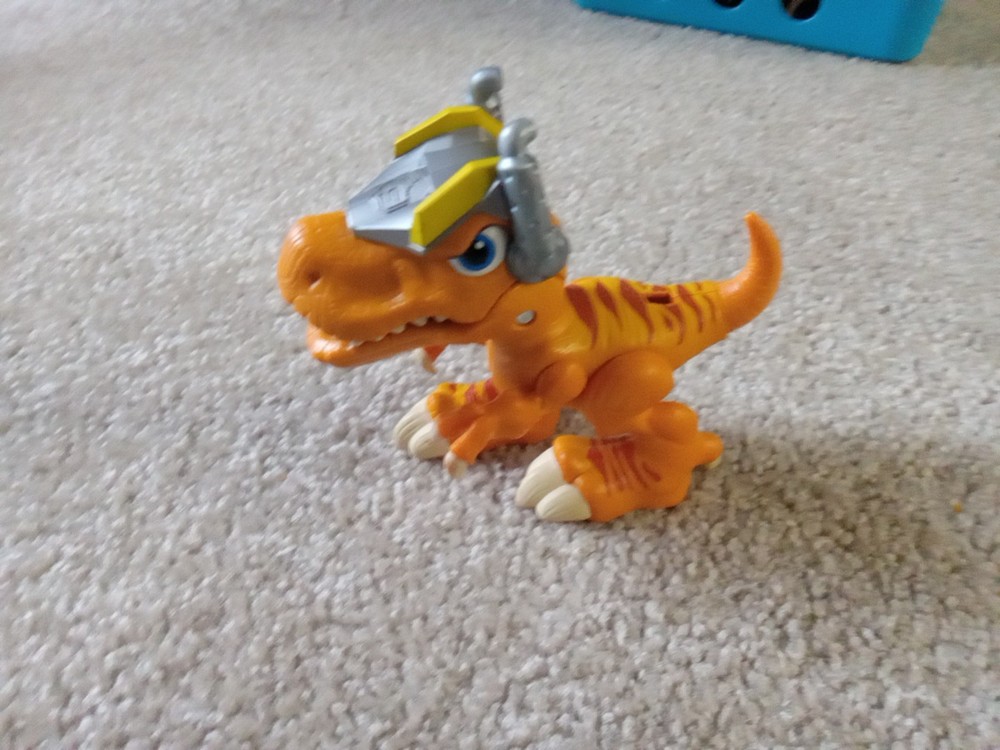 Playskool Heroes Chomp Squad Tow Zone Tracto Rex