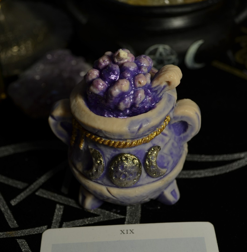 Witch Cauldron Candle, Ritual, Transformation, Handmade Soy Wax Altar Decor Gift