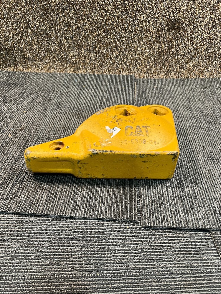 CAT OEM Genuine J300 Bolt-On Two Strap Adapter LH Corner 8E-5308 For Loader