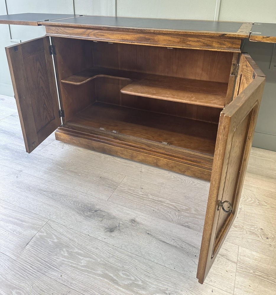 Henredon Artefacts Traditional Oak Rolling Flip Top Server
