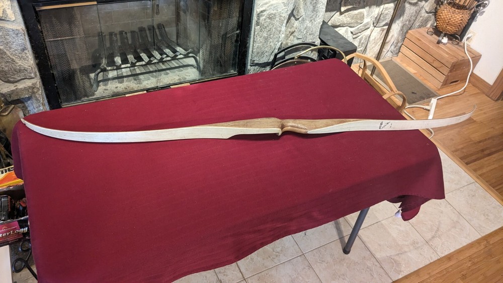 Vintage Ben Pearson Cougar RECURVE BOW 706-64