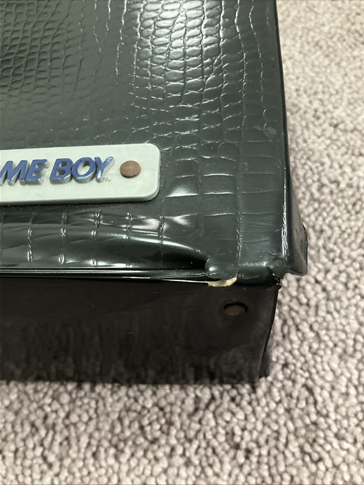 VINTAGE ORIGINAL NINTENDO GAMEBOY CASE