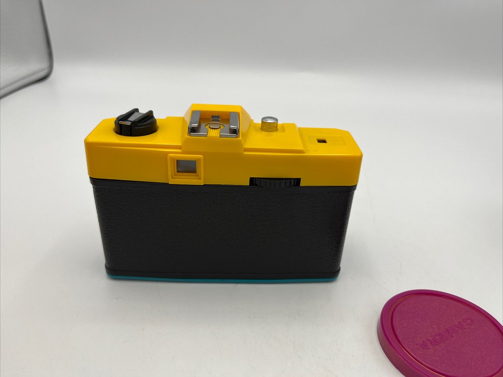 Marshall Fields 35MM Auto Fix Focus 50mm Camera with Case Original Box 1990