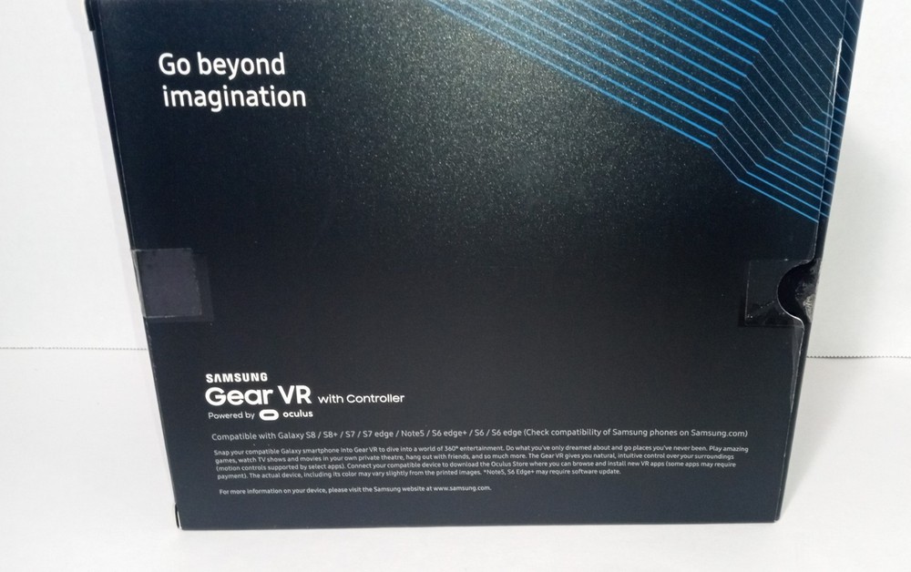 SAMSUNG GEAR VR SM-R324 WITH CONTROLLER