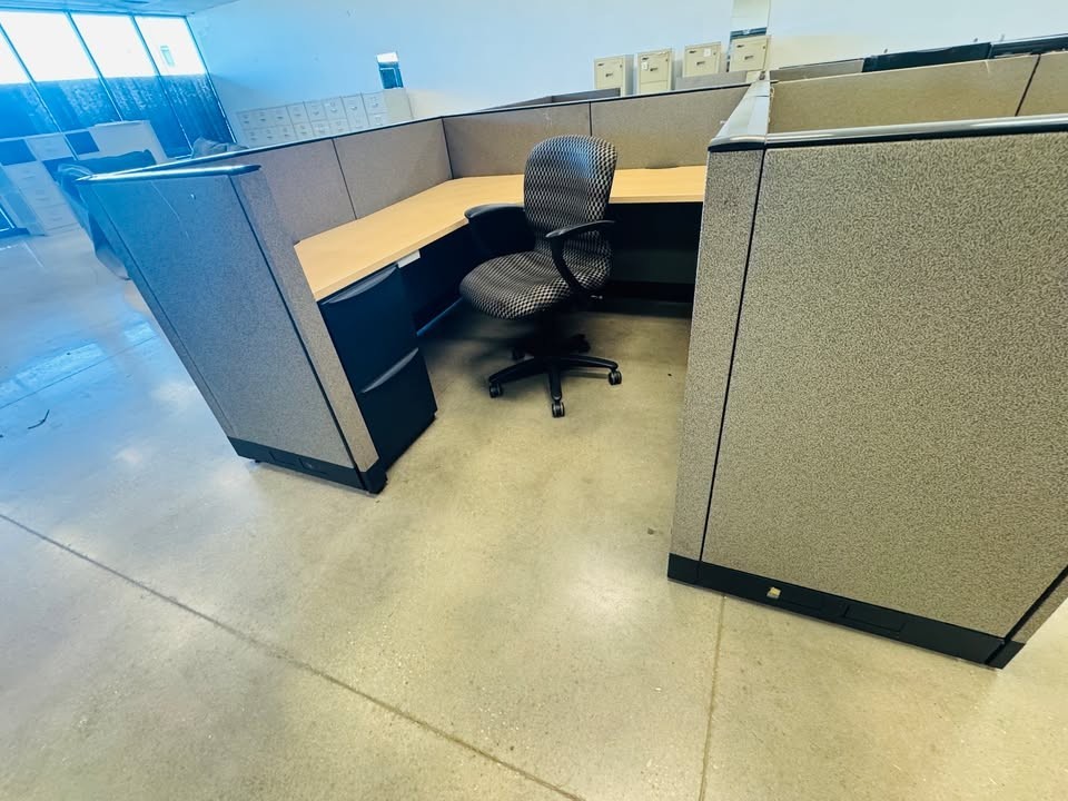 Haworth Cubicle Workstations 42" High