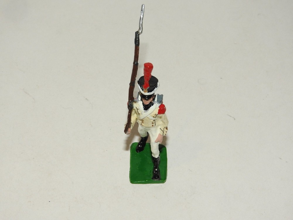 FRENCH INFANTRY MARCHING WITH RIFLE & BAYONET AFFIXED