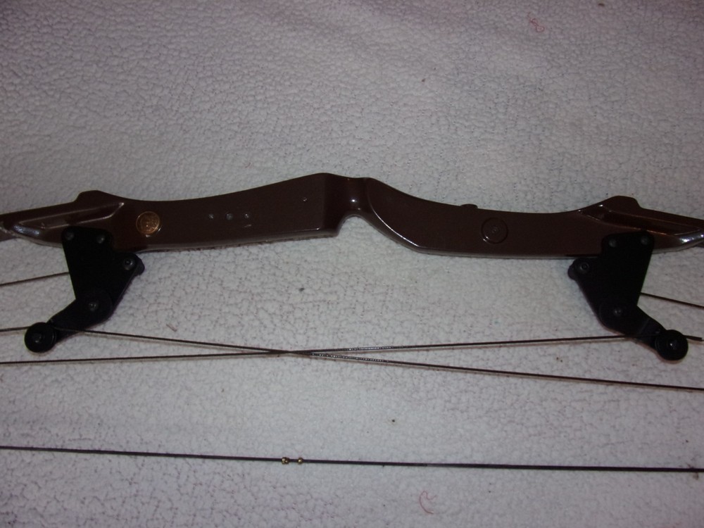 Bear Whitetail Hunter Compound Bow Later Model