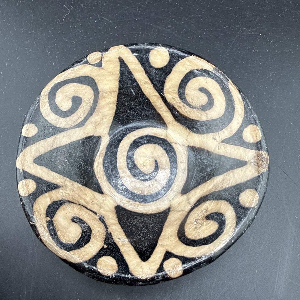 Vintage Purivian Chulucanas hand Crafted Pottery Egg