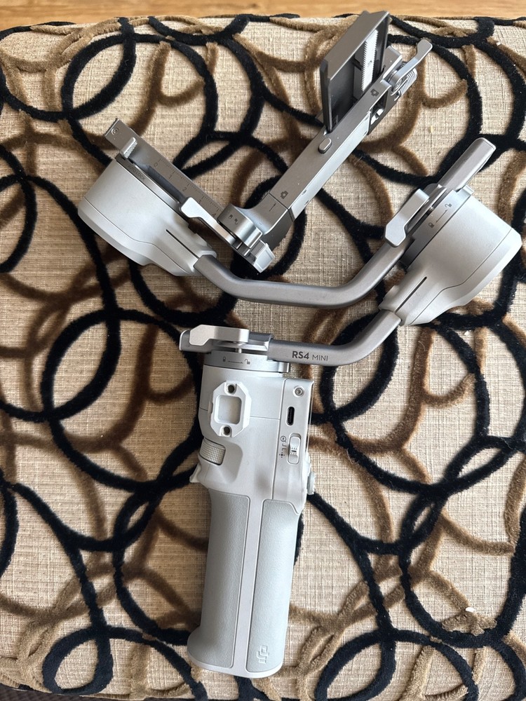 DJI RS 4 Mini Combo 3-Axis Gimbal Stabilizer - Unactivated