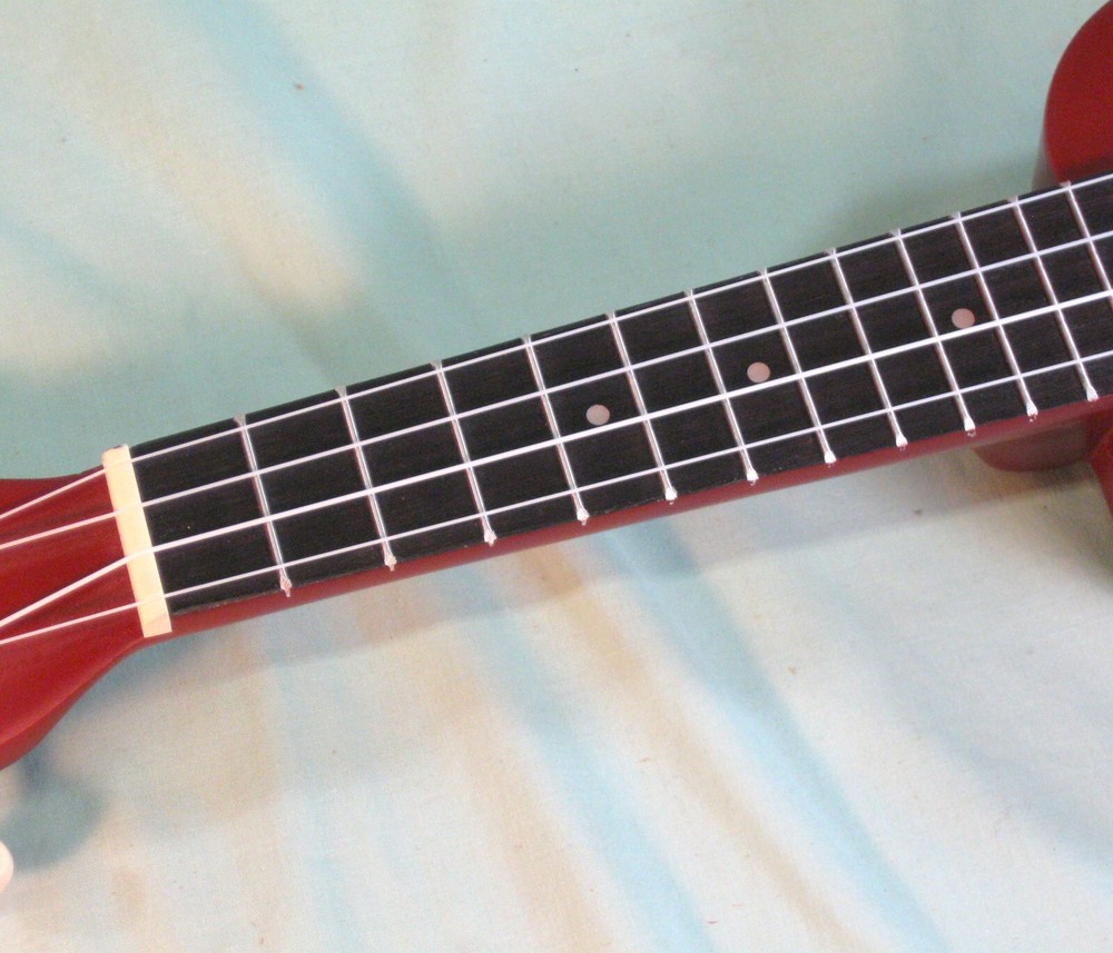 UKULELE iECO Beginner's Model 4-String w/ Case and Electronic Tuner