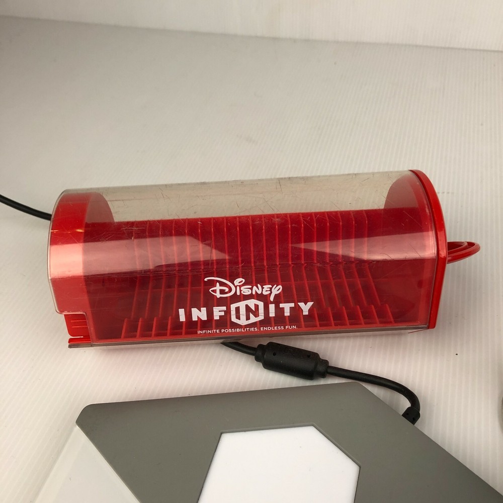 Disney Infinity Bundle (Portal Base, Figures, Plates + Storage Case)