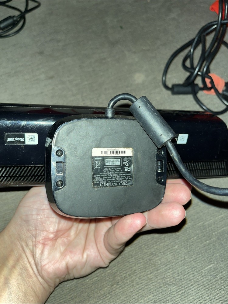 Official Microsoft Xbox 360 Kinect Motion Sensor Bar! ~ Works Great! Fast Ship!