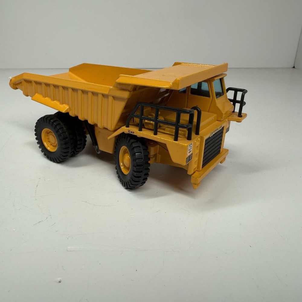 JOAL Compact Caterpillar CAT 773-B Dump Truck