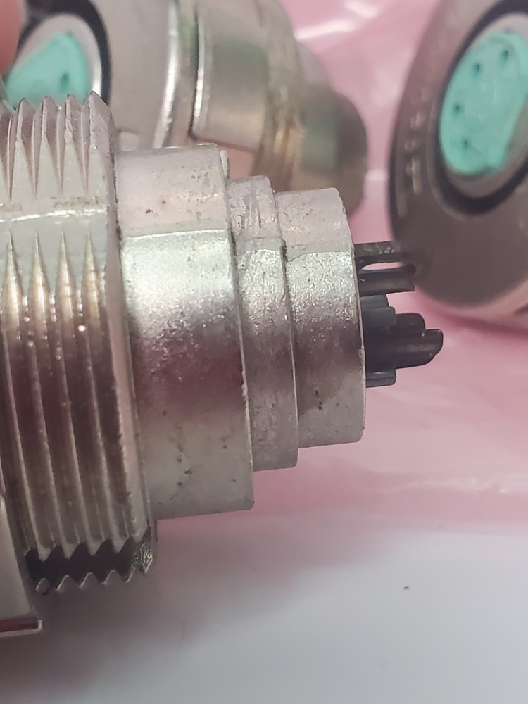 SWITCHCRAFT 3 PIN PANEL ELECTRICAL OUTLET Connectors