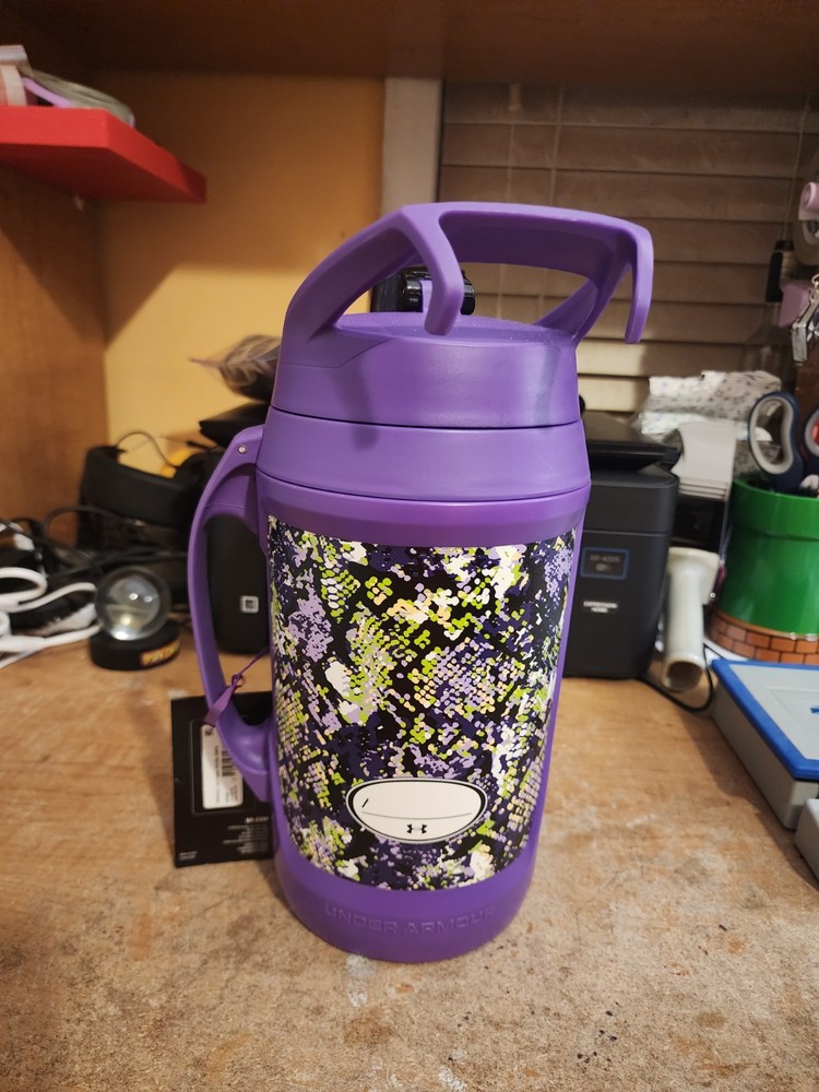 NEW Under Armour 64 oz Playmaker Water Jug