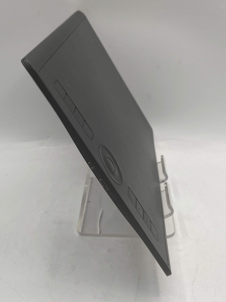 Wacom PTH660 Intuos Pro Medium Graphic Tablet with Pen and USB Cable