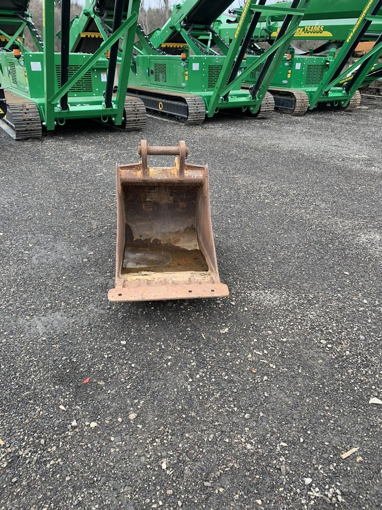 John deere 310 24” Digging bucket