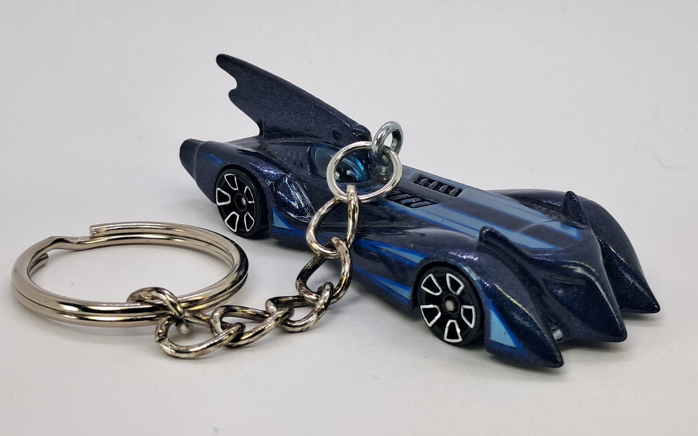 BATMAN   BATMOBILE   ~~   KEY CHAIN  KEYCHAIN