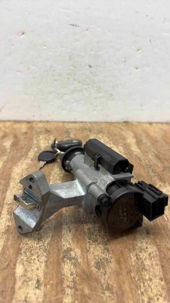 2002-2007 Saturn Vue Ignition Switch Cylinder Lock With Key OEM Clean Tested