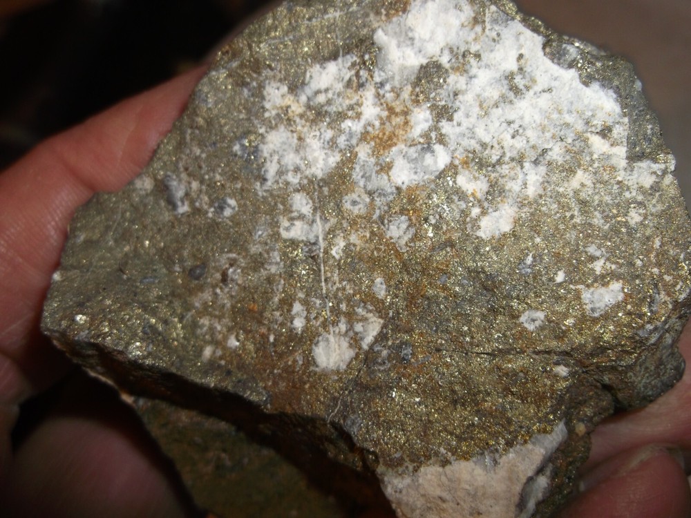 Gold, silver, copper, 230 grams samples ,ore high grade .
