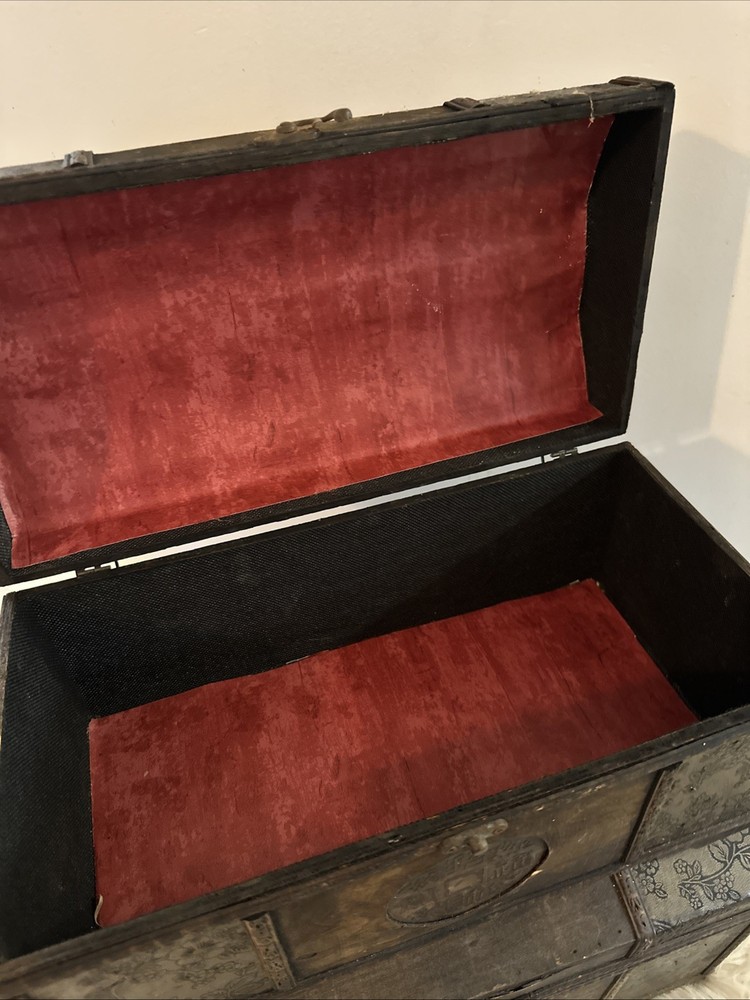 Set Of Two Nesting Treasure Chest Style Trunks