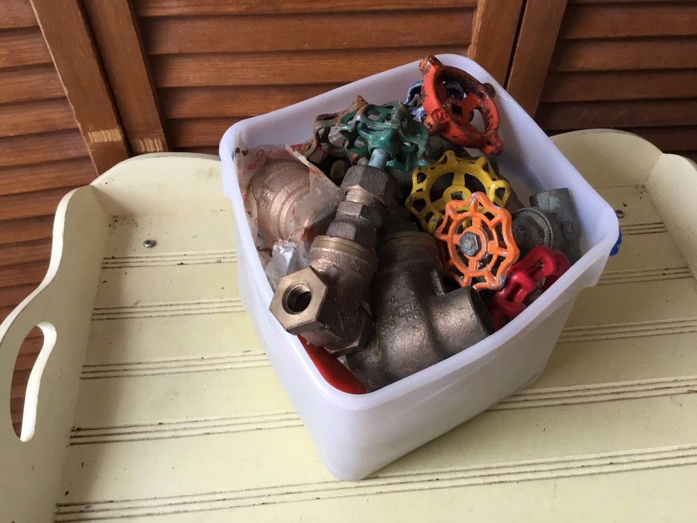 15 BRASS SHUT OFF VALVES ASSORTED SIZES & STYLES PLUMBERS’ DREAM LOT