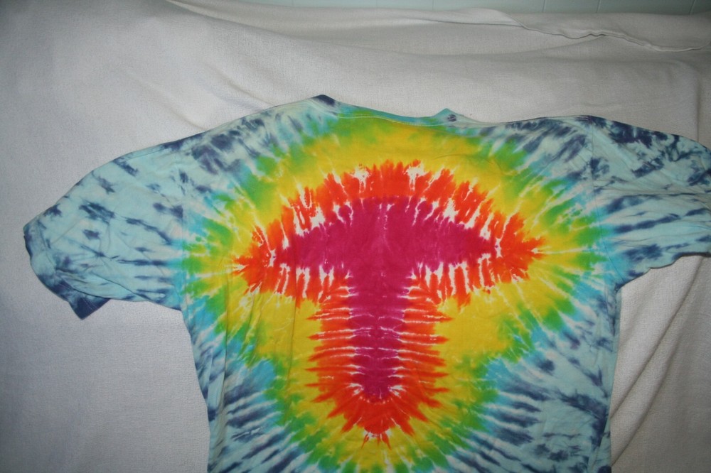 VINTAGE PSYCHEDELIC MUSHROOM TYE DIE