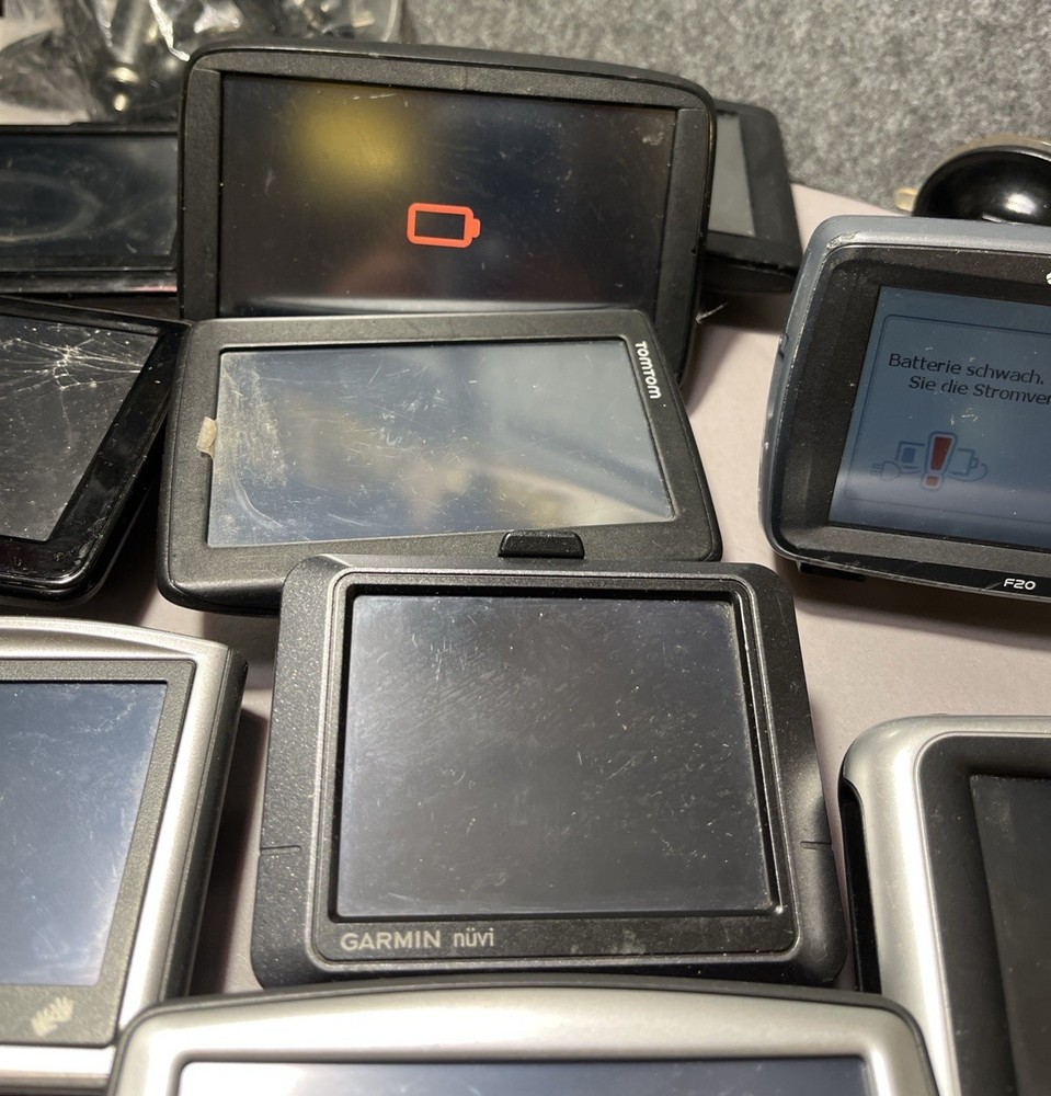 Bundle Sat Nav: TomTom, Garmin, Navman Working. With SD cards, 14 pieces