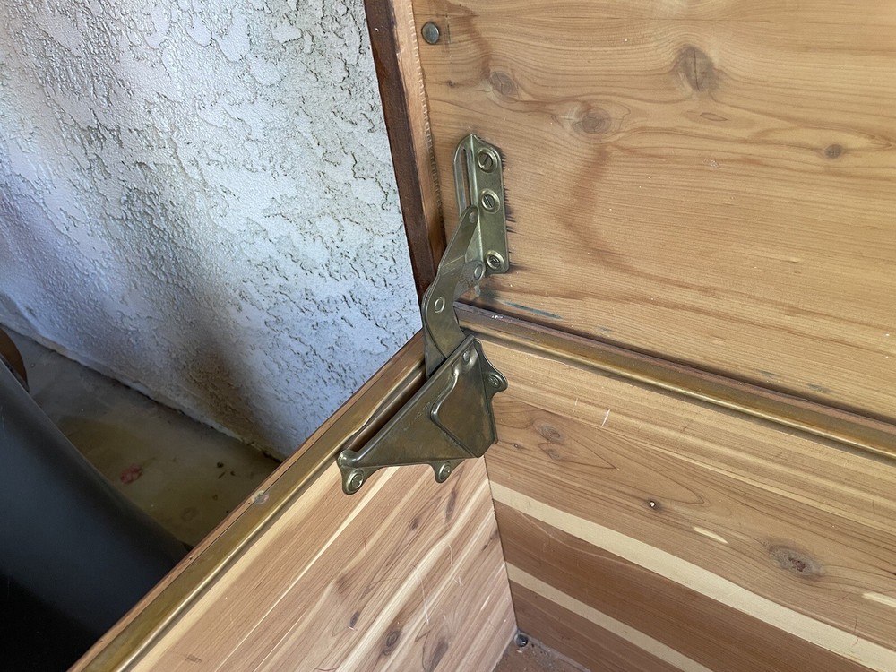 Dilllingham Cedar Chest