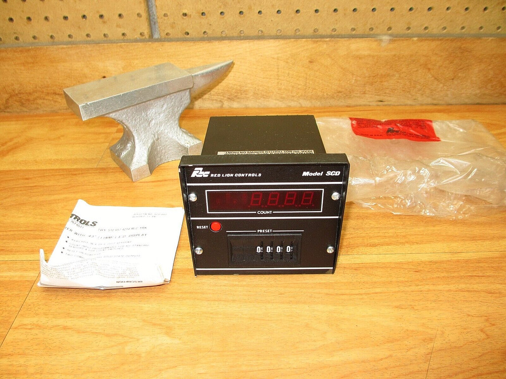 Red Lion Controls SCD00400 *NEW* Presettable Counter