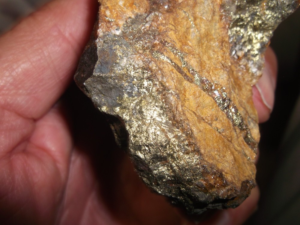 Gold, silver, copper, 479 grams samples ,ore high grade .