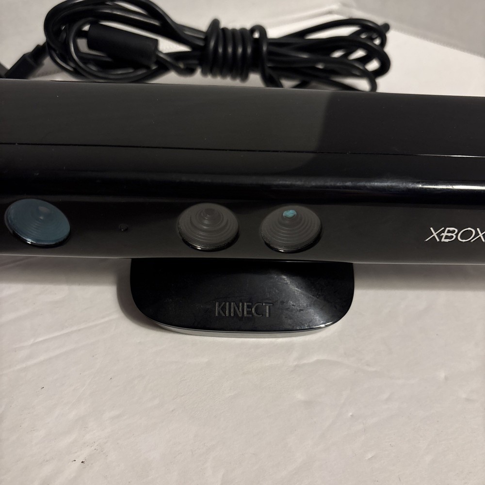 Microsoft Xbox 360 Kinect Sensor Bar 1414 Bundle + 8 Games *TESTED WORKING*