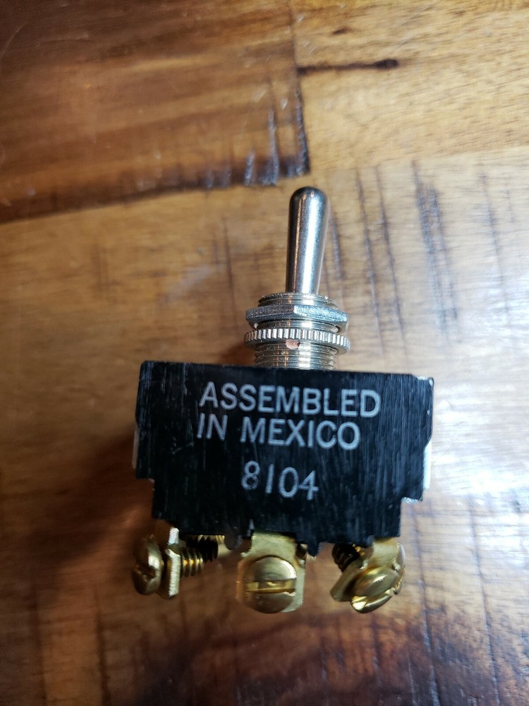 Arrow Hart Crouse Hinds toggle switch 82514