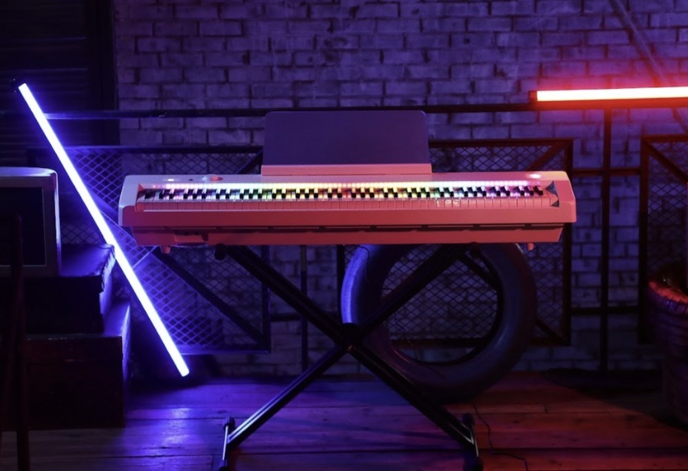 Samick K-POP KPOP Stage LED Light Up Digital Piano SP-E88 Electronic Keyboard