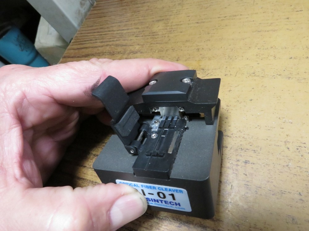 Ilsintech CI-01 optical fiber cleaver