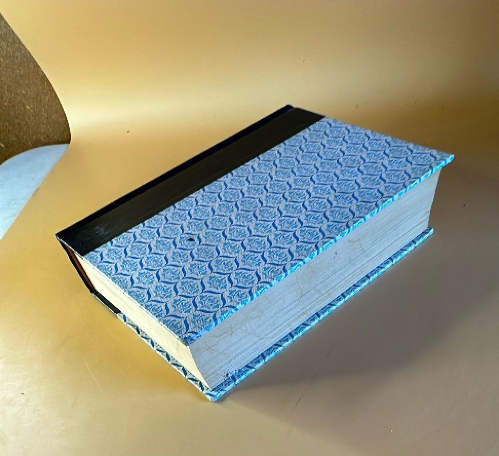 Readers Digest Condensed Books 1981 First Edition Blue Patterned Hardback Volume