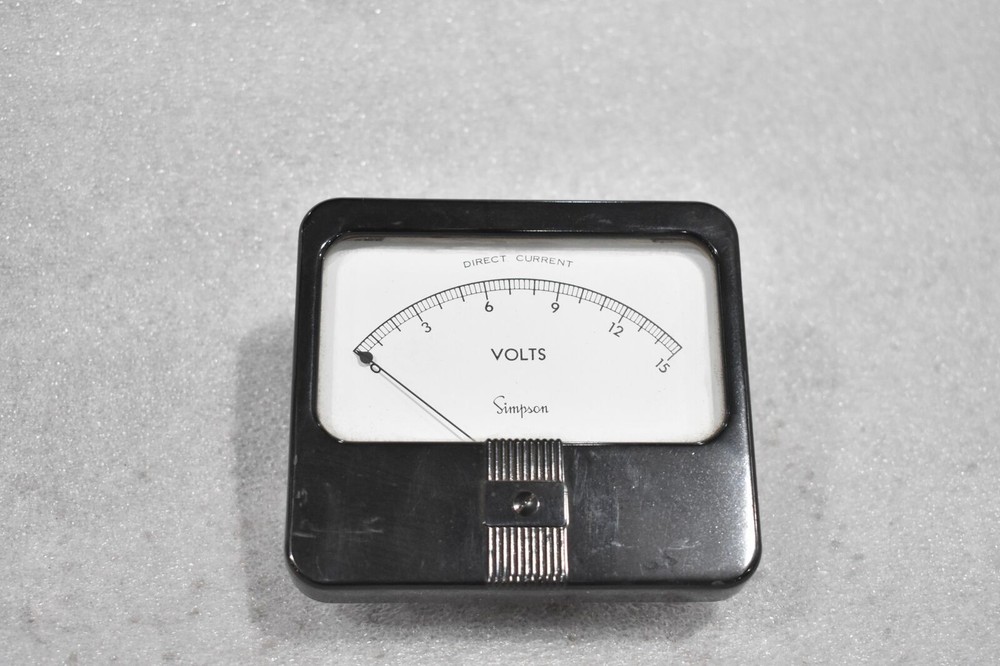 SIMPSON 17528 VOLT PANEL METER, 0-15 DIRECT CURRENT