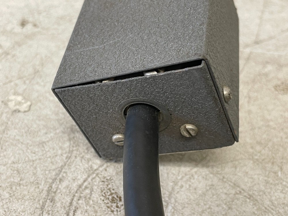 Precision Apparatus E-300 High Frequency Square Wave Attenuator – GND/High Input