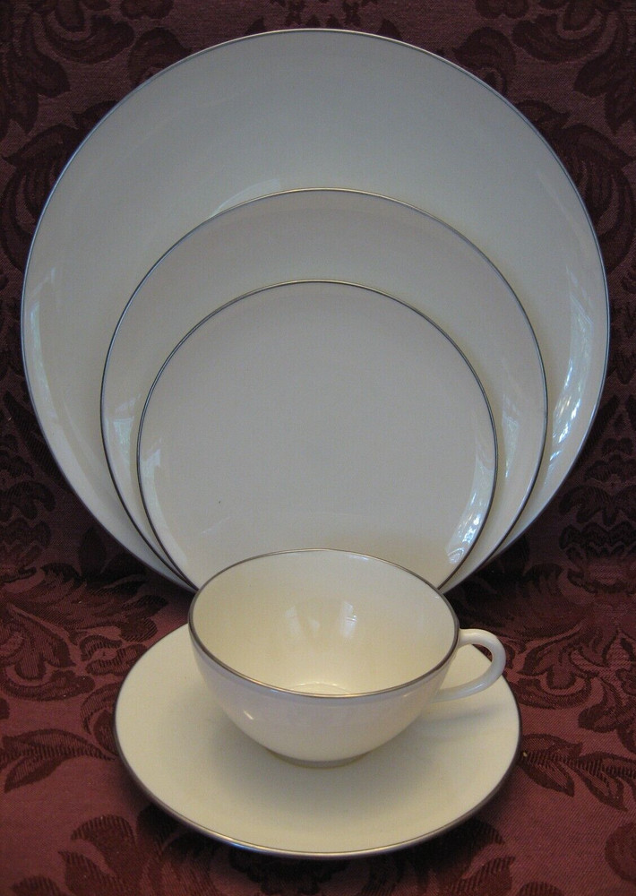 Lenox Olympia Platinum China 5-Pc Place Setting - Very Nice!