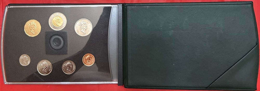 2001 Canada Specimen Set Plus COA & Box