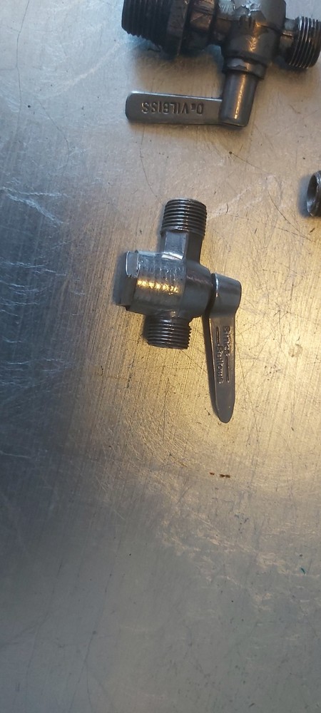 OLD COMPRESSOR BLOW GUN BINKS BULLOWS & DeVILBISS VALVES TAPS SPRAY GUNS