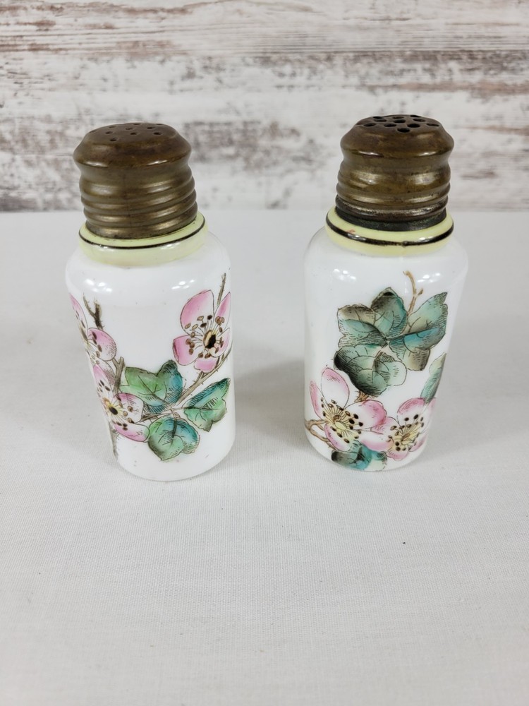 WaveCrest Mt. Washington/Pairpoint Opalware 'Apple Blossom' Salt & Pepper Shaker
