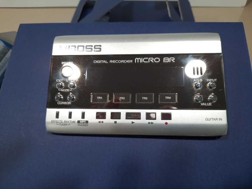 BOSS Micro BR Digital Recorder – Portable 4-Track Studio with box