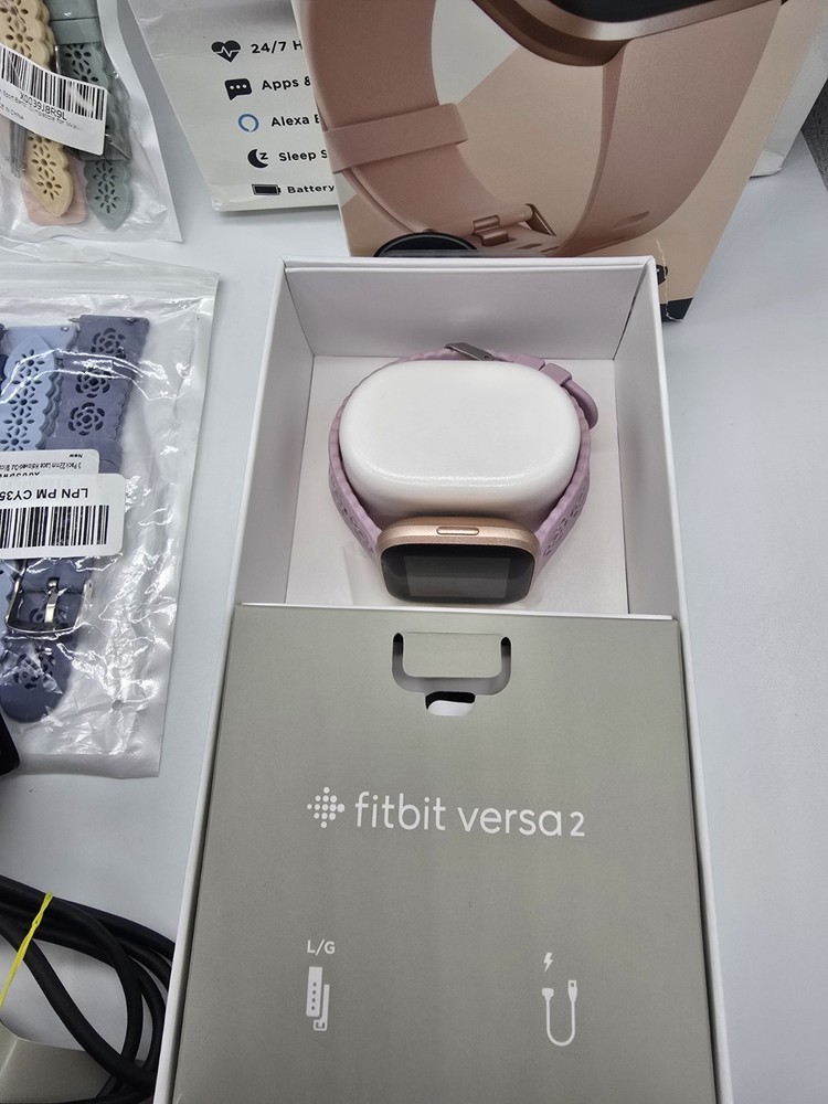 Fitbit Versa 2 Smartwatch Rose Gold Activity Tracker With Original Box *Read Dis