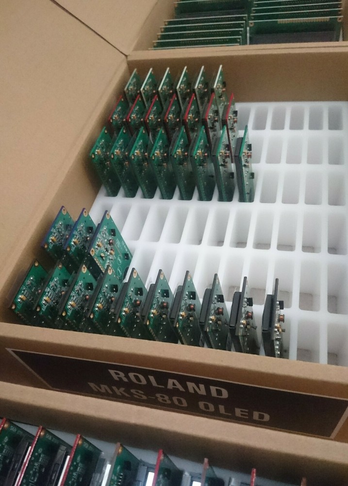 Roland MKS-80 Custom OLED Display !