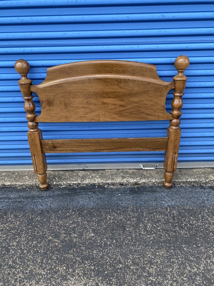 Kling Colonial (Ethan Allen) Solid Maple Twin size Cannonball Headboard