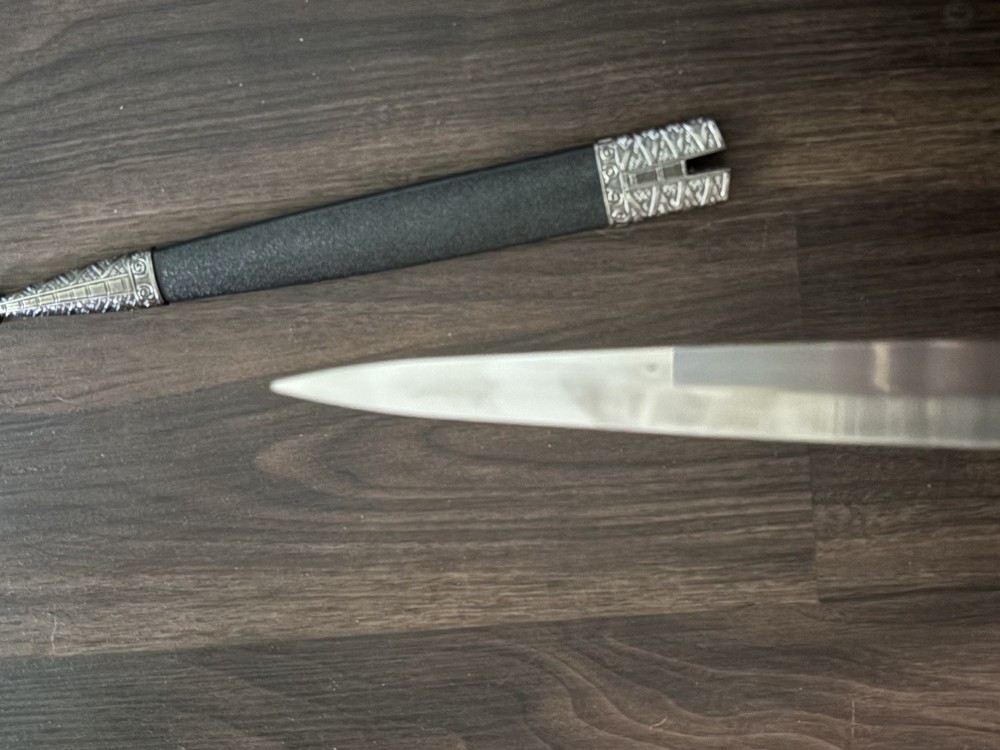 Vintage throwing knife dagger