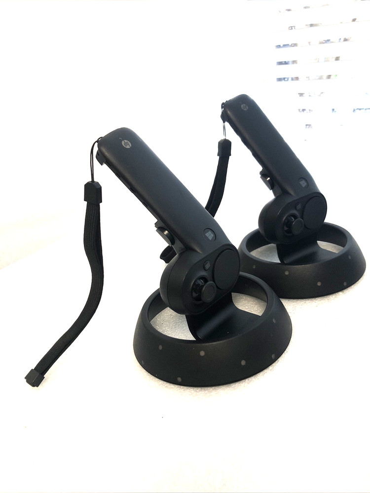 2X HP VR Reality Controllers 938832-002 {Left side}